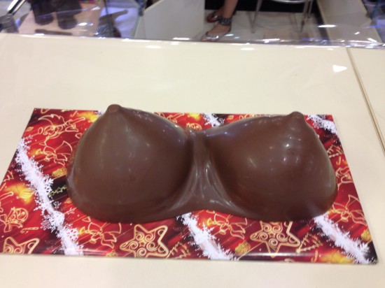 шоколадная грудь